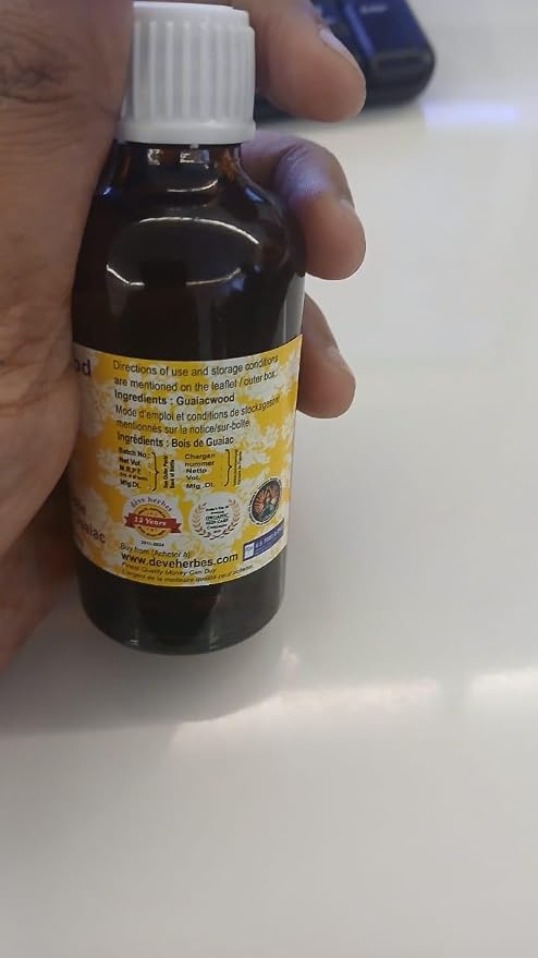 Deve Herbes Pure Guaiacwood Essential Oil (Bulnesia sarmientoi) Steam Distilled 30ml (1 oz)
