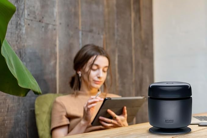 AromaTherapist AromaAmplifier – Portable, Mess-Free Aromatherapy Device for AromaPucks – Long Battery Life, Adjustable Fan Speeds, and Residue-Free Operation (Black)