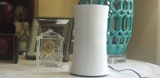 EcoGecko Clean Lines, Modern Design, Long Running, White Essential and Aroma Oil Diffuser, Room and Air Freshener, Bathroom and Kitchen Decor