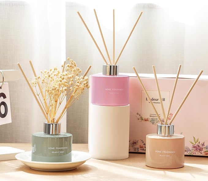 L'odeur Vill 3 Pcsk Reed Diffuser, 4.06 oz(120ml) Linen/Vanilla/Jasmine Lily, Scented Aromatherapy Diffuser with 12 Black Diffuser Sticks, Air Freshener for Home Bedroom Bathroom