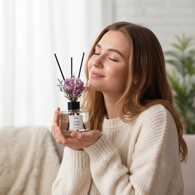 Reed Diffuser Set with Dried Flowers, 5.1 fl oz / 150ml, Berry Fudge - Home Fragrance Diffuser with Sticks for Bathroom Shelf Decor, Bedroom, Office & Gift