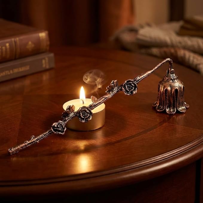 Candle Snuffer, Vintage & Sturdy Long Handle Candle Snuffer Extinguisher, Safely Extinguish Flames Without Splashing, Antique Floral Candle Snuffers, Birthday Gift for Family Lovers & Friends, Gold