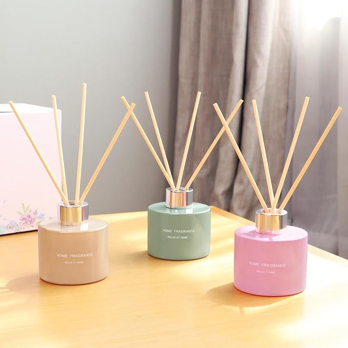 L'odeur Vill 3 Pcsk Reed Diffuser, 4.06 oz(120ml) Linen/Vanilla/Jasmine Lily, Scented Aromatherapy Diffuser with 12 Black Diffuser Sticks, Air Freshener for Home Bedroom Bathroom