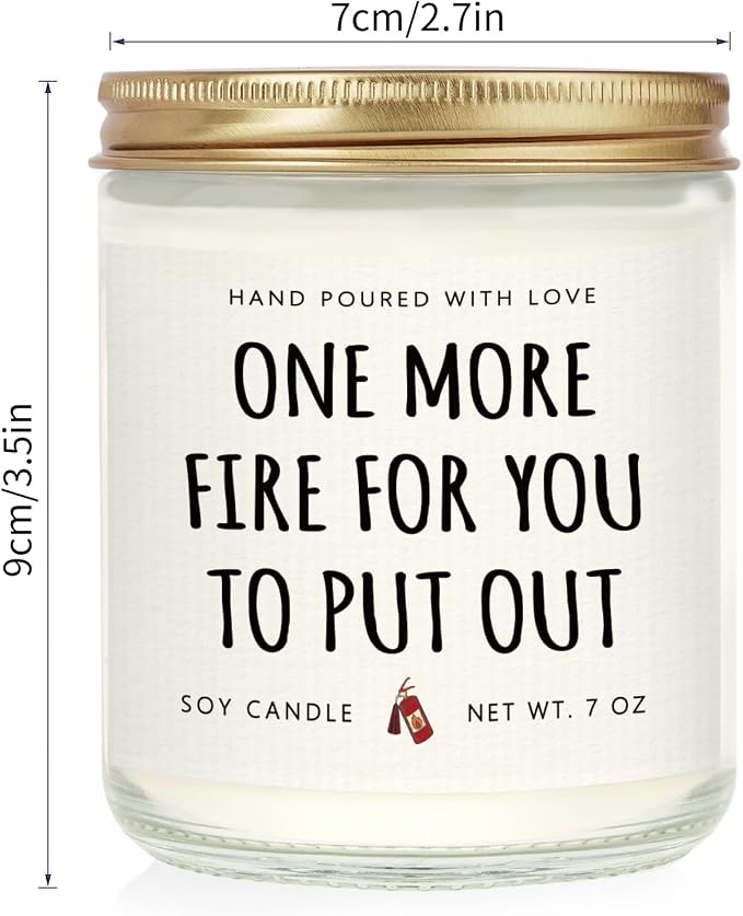 Shqiueos Funny Boss Gifts for Women Men Lavender Scented Soy Wax Candle 7oz, Manager Appreciation Gifts for Boss, Supervisor, Coworker, Office Humor for Boss Day, Birthday Christmas Gift