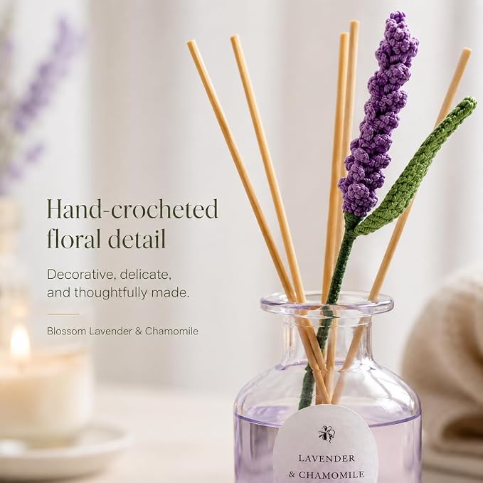 Vangie Lavender & Chamomile Reed Diffuser Set – Decorative Glass Bottle with Handmade Flower Diffuser, Long-Lasting Home Fragrance, Vegan & Cruelty-Free