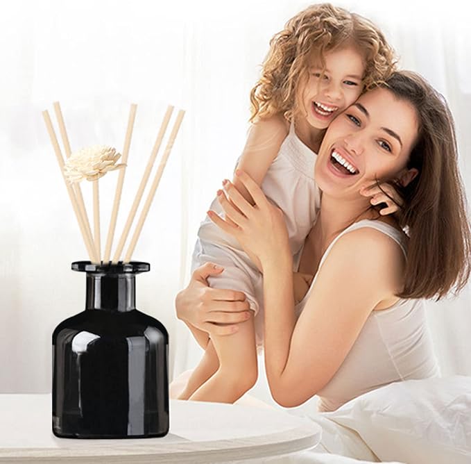 HOSSIAN 2 Clear Glass Diffuser Bottles 2 Black Diffuser Bottles -with Natural Reed Sticks Use for DIY Replacement Reed Diffuser Sets (Clear+Black)