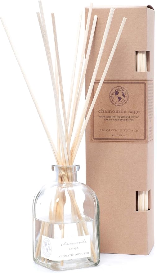 ECO CANDLE CO. Reed Diffuser Set, Chamomile Sage, 4 oz. - Scents of Sage & Chamomile - Premium Phthalate Free Fragrance and Essential Oil Blends, Clear Glass, 12 Reed Sticks, Recycled Kraft Box