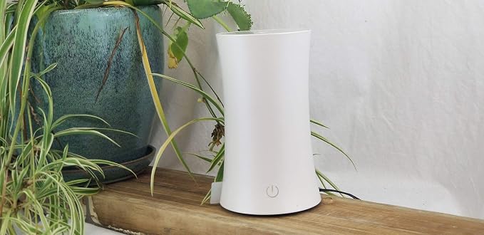 EcoGecko Clean Lines, Modern Design, Long Running, White Essential and Aroma Oil Diffuser, Room and Air Freshener, Bathroom and Kitchen Decor