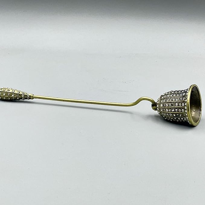 Candle Snuffer Vintage Unique Candle Extinguisher Snuffer with Long Handle Decorative Candle Extinguisher Metal Candle Stopper Candle Accessories Gift (Gold)