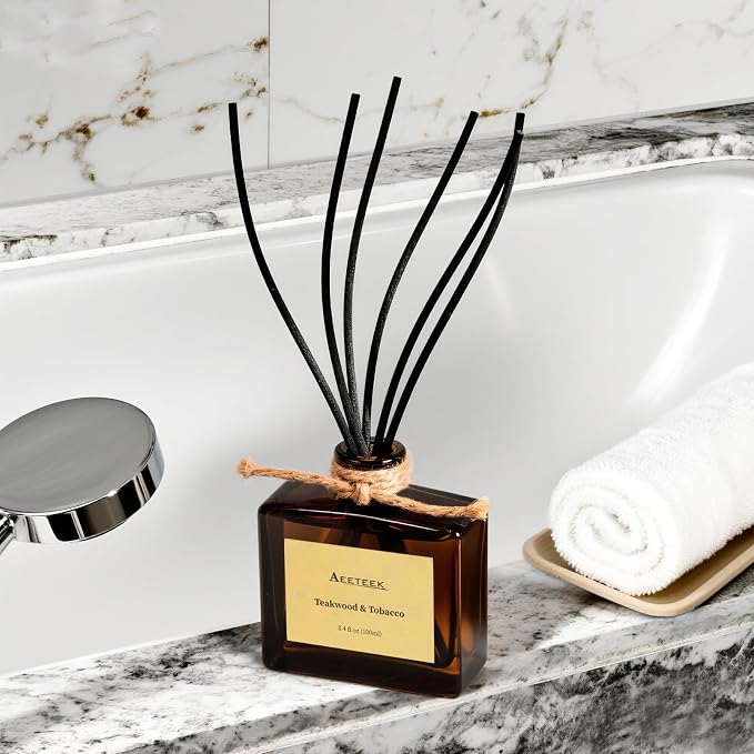 Reed Diffuser, Teakwood & Tobacco Essential Oil Diffuser with Dried Flowers, 3.4 oz Musk Scented Oil, Handmade Home Decor Air Freshener, Long-Lasting Room Scent for Office, Bathroom