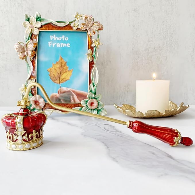 Red Crown Candle Snuffer, Hand-Painted Metal Candle Extinguisher with Non-Slip Handle, Elegant Decorative Candle Tool for Hanukkah, Christmas, Birthdays