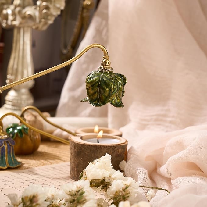 Vintage Leaf-Shaped Candle Snuffer, Hand-Painted Metal Candle Extinguisher with Non-Slip Handle, Artistic Floral Candle Tool for Home Decor
