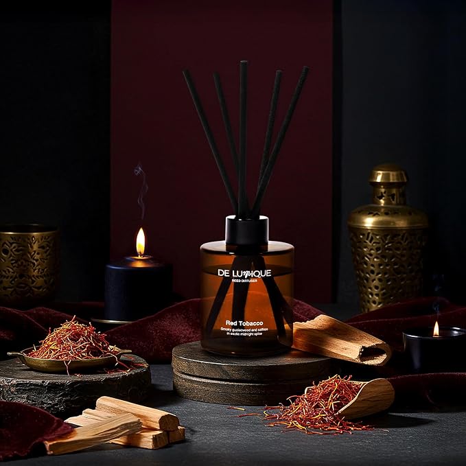 Red Tobacco Scent Reed Diffuser – Aromatherapy Diffuser with Guaiacwood, Saffron, Sandalwood & Chamomile – Long Lasting Home Fragrance – 150ml