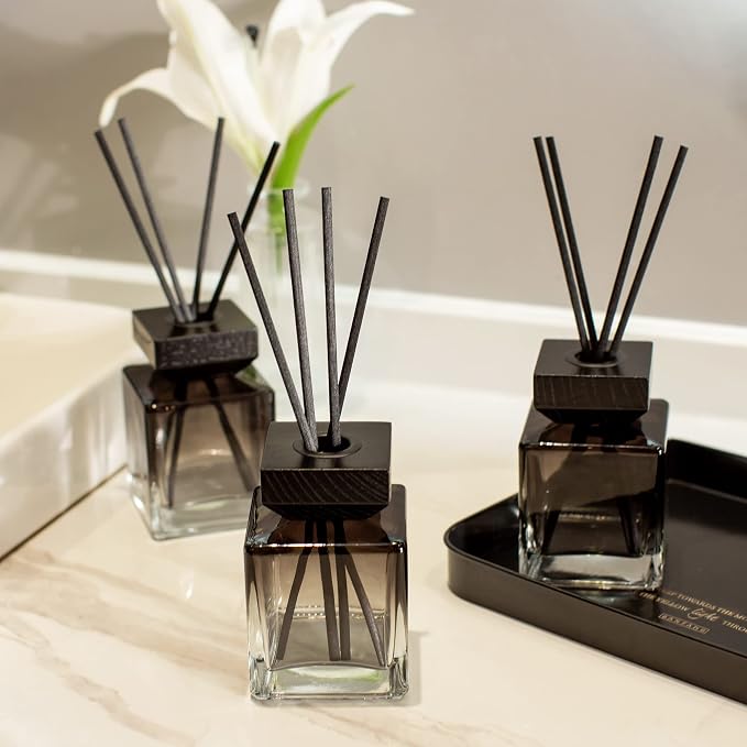 Fragrance Glass Diffuser Bottles Diffuser Jars with caps and Rattan Stick Set of 4 pcs 200ml Fragrance Accessories use for DIY Replacement Reed Diffuser Sets (Black)
