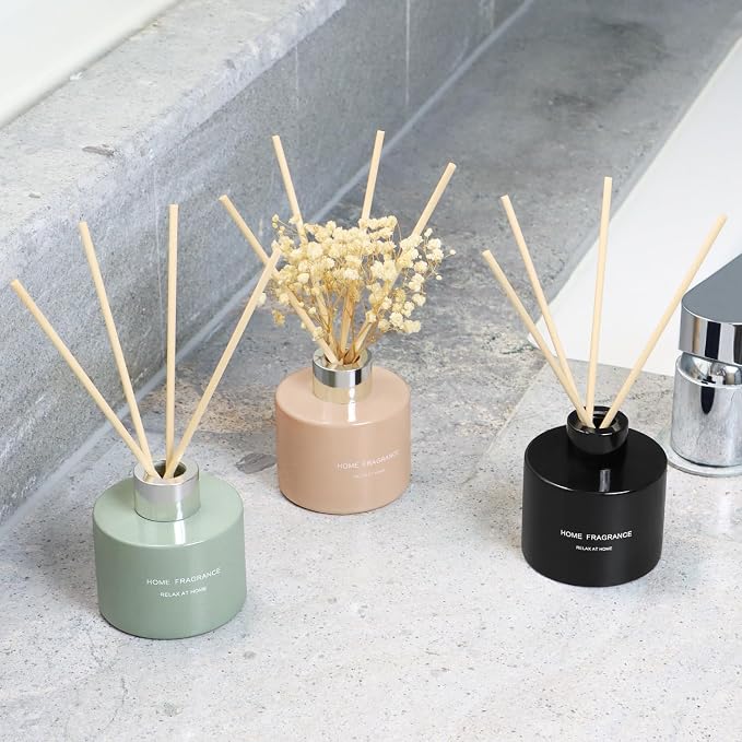 L'odeur Vill 3 Pcsk Reed Diffuser, 4.06 oz(120ml) Linen/Vanilla/Moroccan Amber, Scented Aromatherapy Diffuser with 12 Black Diffuser Sticks, Air Freshener for Home Bedroom Bathroom