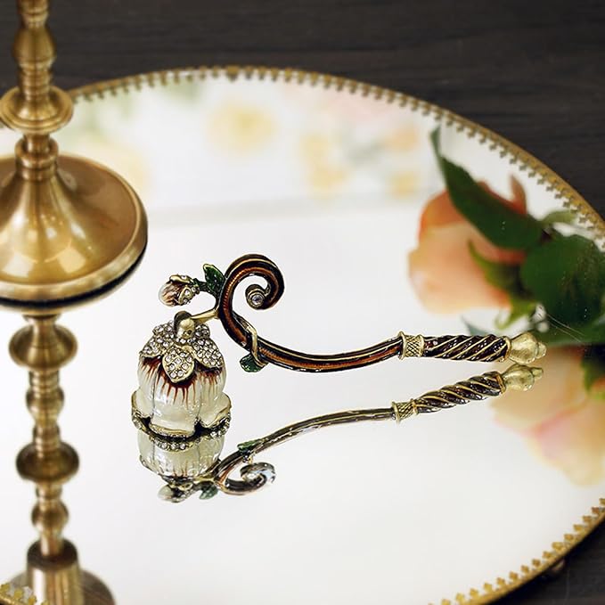 Candle Snuffer, Decorative Candle Extinguisher Snuffer with Long Handle, Vintage Metal Candle Tool for Putting Out Candle Flame Safely (White)