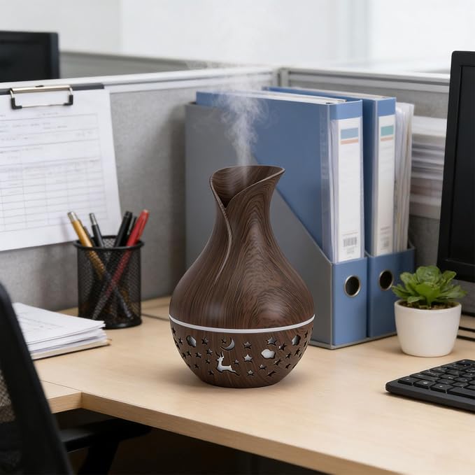 Yctze Portable Mini Humidifier, Compact 100ml Essential Oil Diffuser with Colorful Light for Bedroom Office Car Travel in the Dry Autumn and Winter Seasons 4.66oz