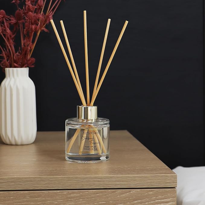 100ml Scent Diffuser with 6 Fiber Sticks, 3.5 oz Reed Diffuser Set Aromatherapy Fragrance Diffusers Air Fresheners for Home Bedroom Bathroom (Strawberry)