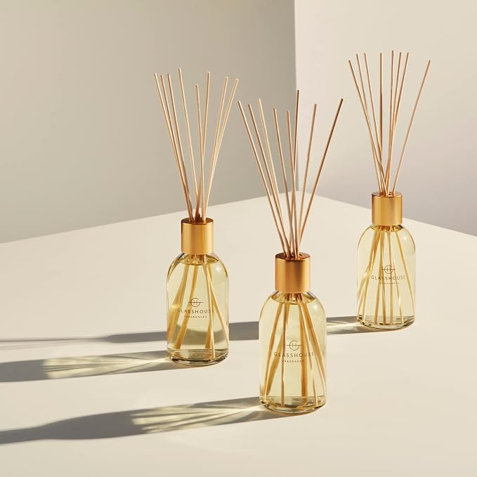 Glasshouse Fragrances Kakadu Dreaming Reed Diffuser, Home Fragrance & Perfume Scented Room Decor, Natural & Oil Free, White Water Lillies, 8.5 Oz (250mL)