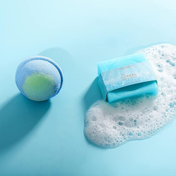 Gifts for Women, Bath and Body Womens Gift Sets with 5 Pcs Ocean Scented Spa Gifts for Women Bath Gift with Scented Candle Body Butter Hand Cream Bath Bomb Mothers Day Gifts