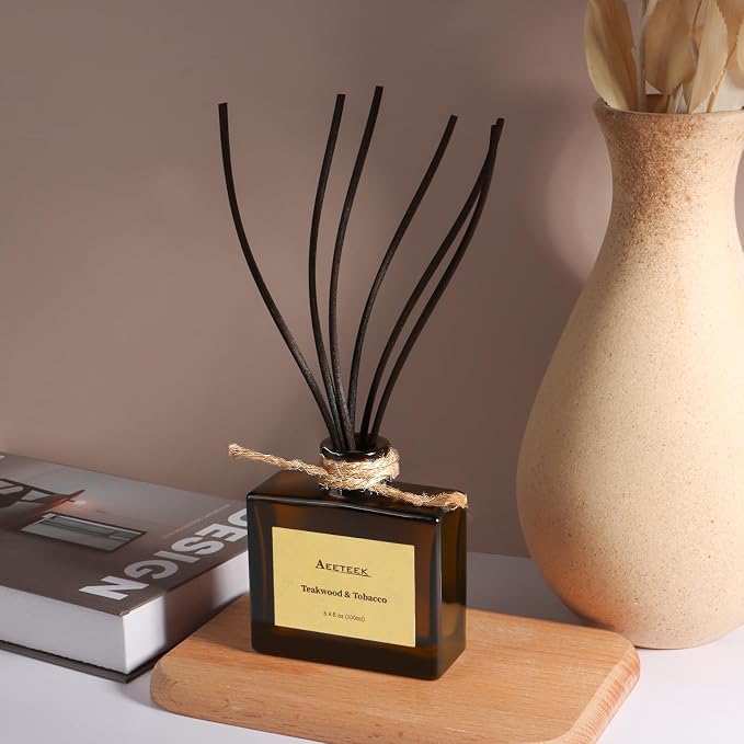 Reed Diffuser, Teakwood & Tobacco Essential Oil Diffuser with Dried Flowers, 3.4 oz Musk Scented Oil, Handmade Home Decor Air Freshener, Long-Lasting Room Scent for Office, Bathroom