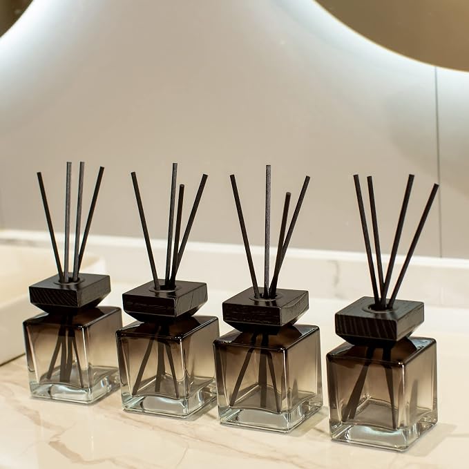 Fragrance Glass Diffuser Bottles Diffuser Jars with caps and Rattan Stick Set of 4 pcs 200ml Fragrance Accessories use for DIY Replacement Reed Diffuser Sets (Black)