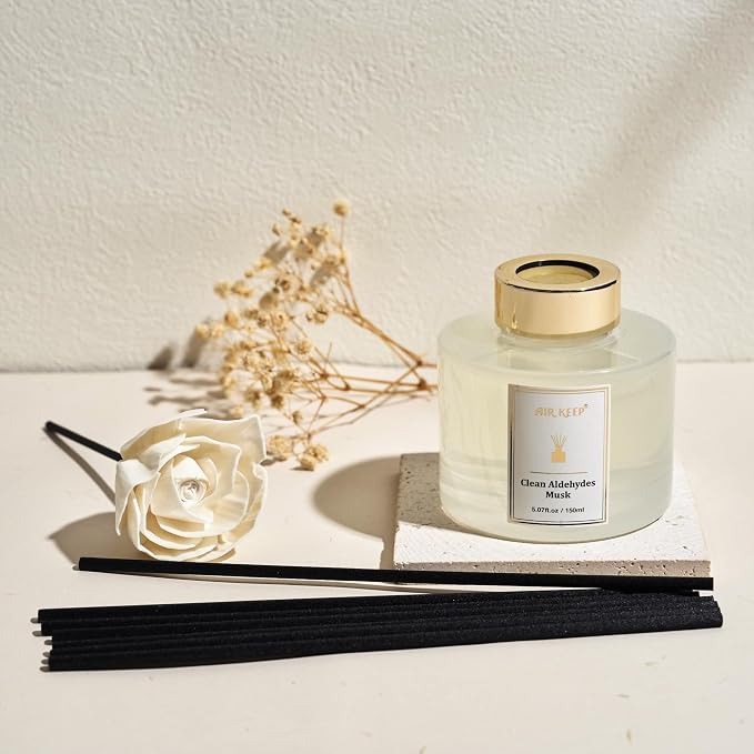 Airkeep Flower Reed Diffusers Set, 5.07 oz Clean Aldehydes Musk Scented Oil Diffuser with 8 Reed Sticks, Home Fragrance Diffuser Gift Set for Bathroom & Office Decor 150ml