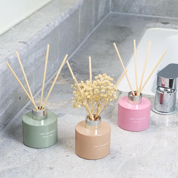 L'odeur Vill 3 Pcsk Reed Diffuser, 4.06 oz(120ml) Linen/Vanilla/Jasmine Lily, Scented Aromatherapy Diffuser with 12 Black Diffuser Sticks, Air Freshener for Home Bedroom Bathroom