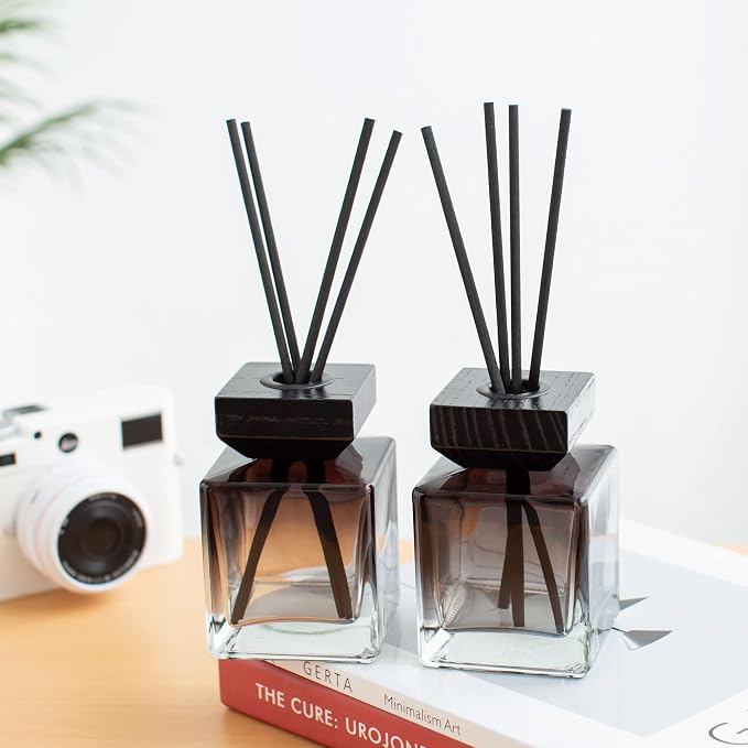 Fragrance Glass Diffuser Bottles Diffuser Jars with caps and Rattan Stick Set of 4 pcs 200ml Fragrance Accessories use for DIY Replacement Reed Diffuser Sets (Black)