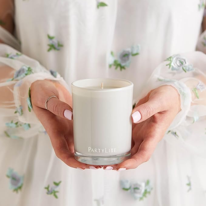 PartyLite Marshmallow Vanilla Escential Jar™ Candle, Scented with Caramel & Sugarcane, 7.75oz 1-Wick Reusable Glass Jar, 50-Hour Burn, Aromatherapy Home Fragrance