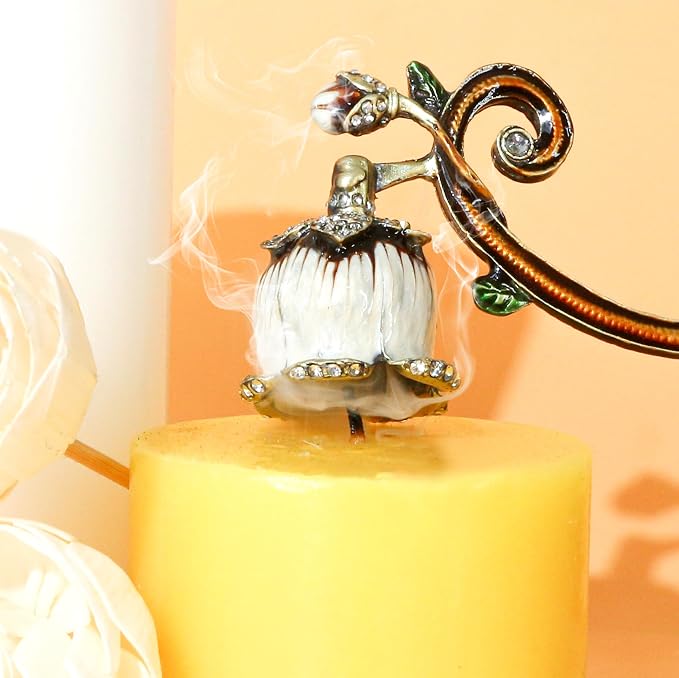 Candle Snuffer Vintage Flower Stopper – Elegant Metal Candle Extinguisher Tool with Long Handle, Decorative White Design for Safely Put Out Flame, Prevents Smoke, Spiritual Gift for Candle Lovers