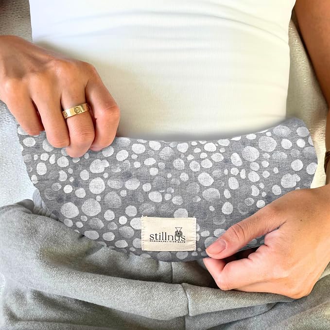 Stillnus Crescent Moon Pillow – Grey Dots – Weighted Aromatherapy Neck & Cramp Relief with Lavender & Flaxseed – Hot or Cold Compress for Stress, Hormone Balance & Relaxation