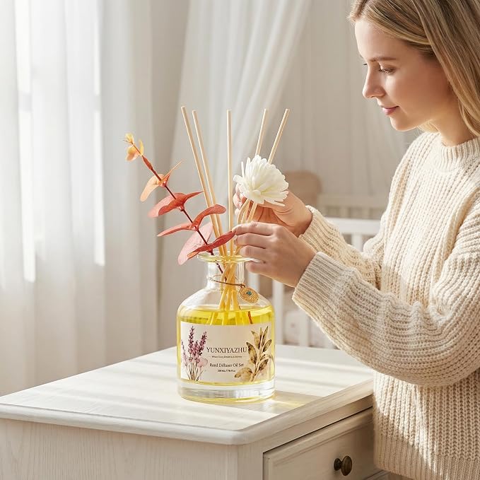 Reed Diffuser, Gardenia,7.78 fl oz, Oil-Based Home Diffuser with Long-Lasting Luxury Fragrance, Elegant Decorative Glass Bottle & Aroma Sticks,Perfect for Living Rooms, Bedrooms,Bathrooms