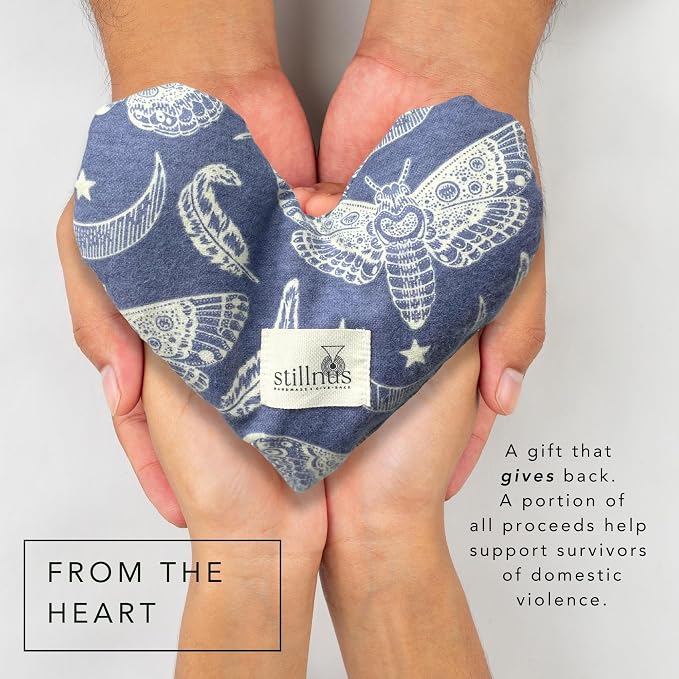 Stillnus Weighted Heart Eye Pillow with Organic Lavender & Flaxseed – Relaxation Gift for Women, Meditation Tool, Mindful Rest, Cooling Eye Mask, Wellness Self-Care Kit