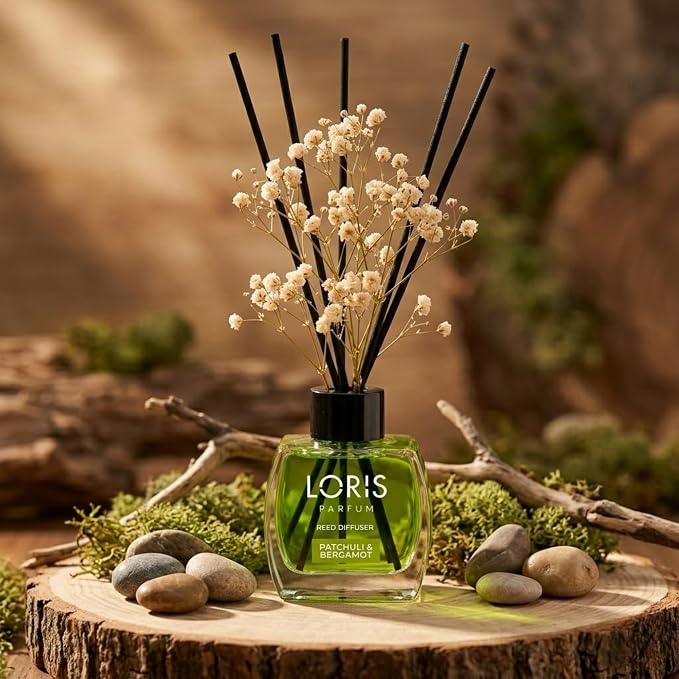 Loris Patchouli & Bergamot Reed Diffuser Set with Dried Flowers | Reed Diffusers for Home with Sticks | Bathroom Diffuser & Room Scent | Long-Lasting Home Fragrance | 120 mL / 4.06 fl oz