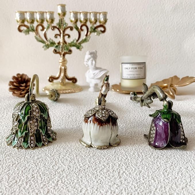 Candle Snuffer, Unique Candle Extinguisher Snuffer, Decorative Candle Extinguisher Metal Candle Tool (Green Leaf)
