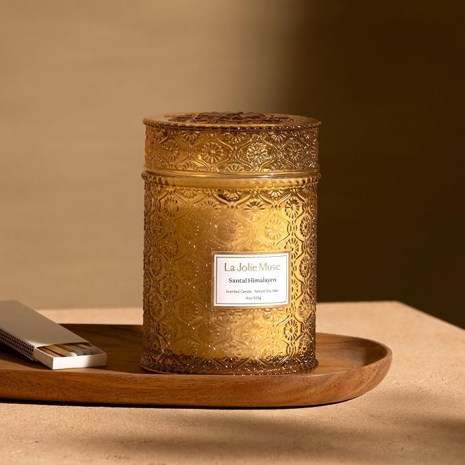 LA JOLIE MUSE Santal Himalayen Scented Candles for Home, 19 oz Natural Soy | Large Jar Luxury Candle, Clean Non Toxic, Gift for Women, Men, Decorative Candles, Pretty Candle, Wood Wick, Sandalwood Amber
