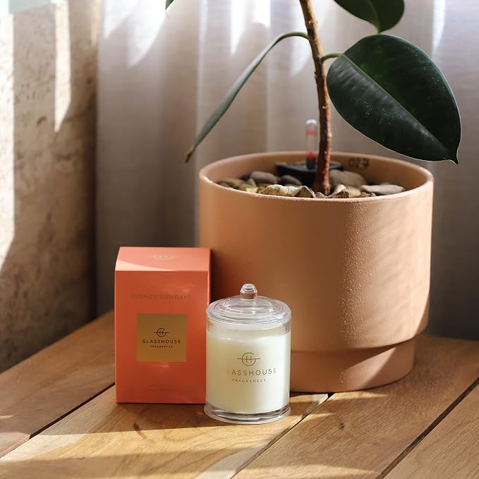 Glasshouse Fragrances A Tahaa Affair Candle, Triple Scented Natural Soy Wax Blend, 2 Wicks & Glass Jar, 65 Hour Burn Time, Vanilla Caramel, 13.4 Oz (380g)