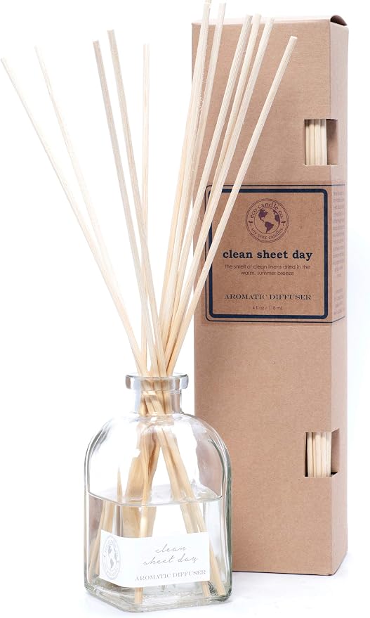 ECO CANDLE CO. Reed Diffuser Set, Clean Sheet Day, 4 oz. - Scents of Clean Linens - Premium Phthalate Free Fragrance and Essential Oil Blends, Clear Glass, 12 Reed Sticks, Recycled Kraft Box