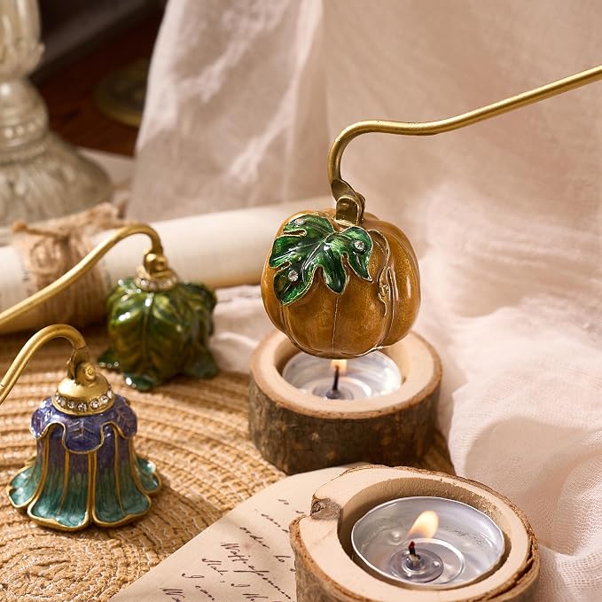 Vintage Pumpkin-Shaped Candle Snuffer, Hand-Painted Metal Candle Extinguisher with Non-Slip Handle, Artistic Floral Candle Tool for Home Decor (Pumpkin)