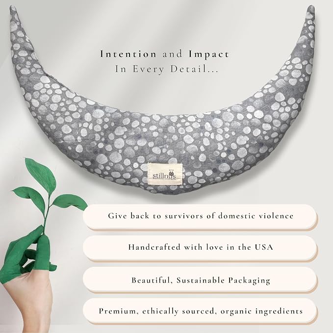 Stillnus Crescent Moon Pillow – Grey Dots – Weighted Aromatherapy Neck & Cramp Relief with Lavender & Flaxseed – Hot or Cold Compress for Stress, Hormone Balance & Relaxation