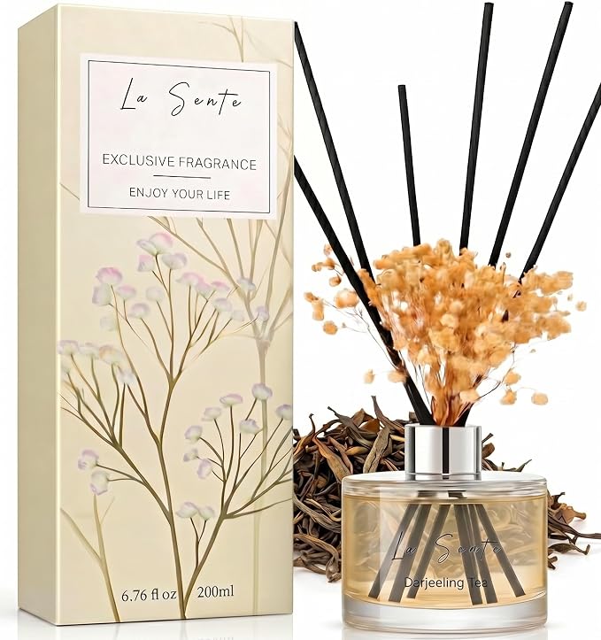 Reed Diffuser Set, 6.7oz Natural Darjeeling Tea Essential Oil Fragrance, Glass Bottle, Black Rattan Sticks, Preserved Flowers, Long Lasting Home & Office Scent