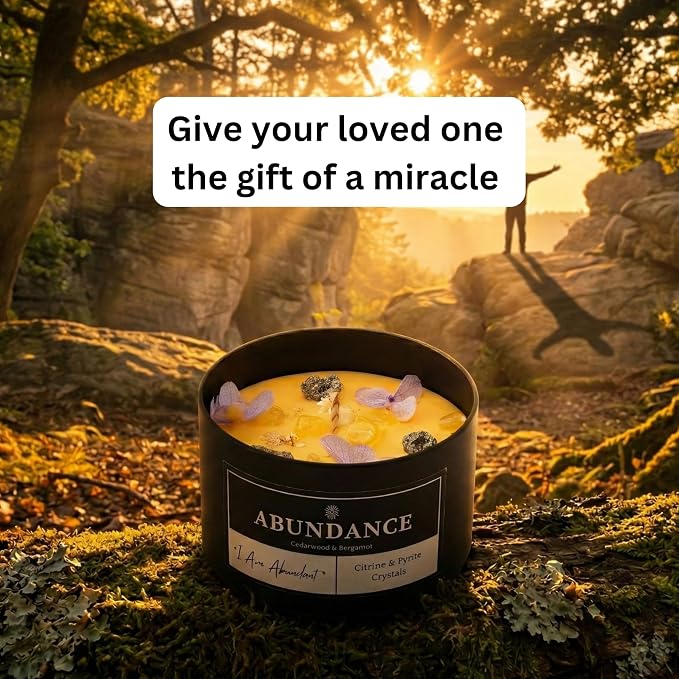 Abundance Crystal Candle – Citrine & Pyrite Crystals for Wealth & Success. Infused Cedarwood & Bergamot Scented Manifestation Candle with Gold Leaf & Hydrangea. Spiritual Gifts for Women