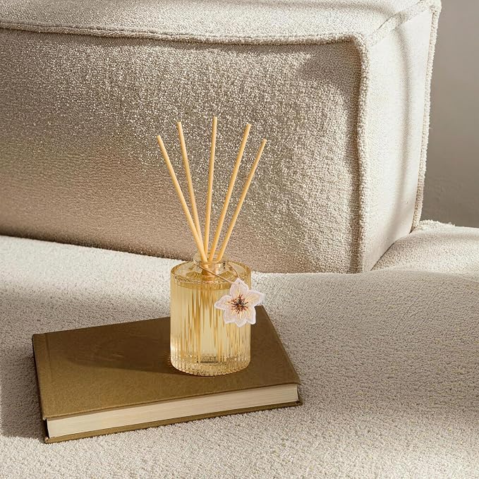 COCORRÍNA Reed Diffuser, White Magnolia Scent Oil Diffuser, 6.09 fl oz, 8 Reeds, Long-Lasting Home Fragrance, Bathroom Bedroom Shelf Decor & Gifts