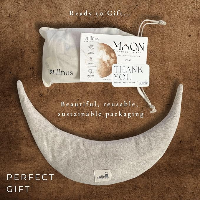 Stillnus Crescent Moon Aromatherapy Pillow – Herringbone Cream – Organic Lavender & Flaxseed Compress for Period Pain, Neck & Shoulder Tension – Hot & Cold Therapy Gift for Women’s Self-Care